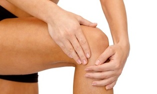 automassaggio per l'artrosi dell'articolazione del ginocchio